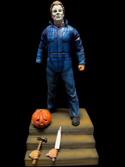 Hand-Painted 15” Michael Myers Horror Statue – Magnetic Hands, Slasher Weapon Set & Custom Display Base
