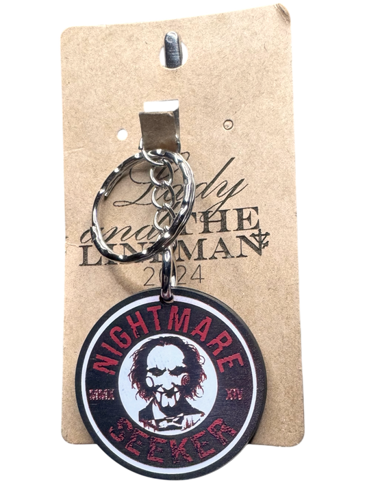 Nightmare Seeker Horror Keychain – Saw-Inspired TriLayer Acrylic Design